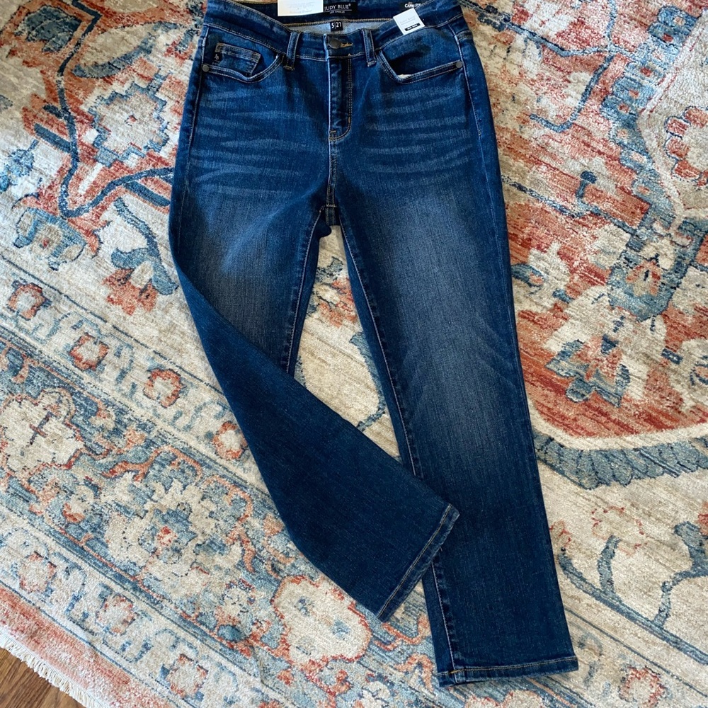 Judy Blue Mid Rise Capri Fit Jeans